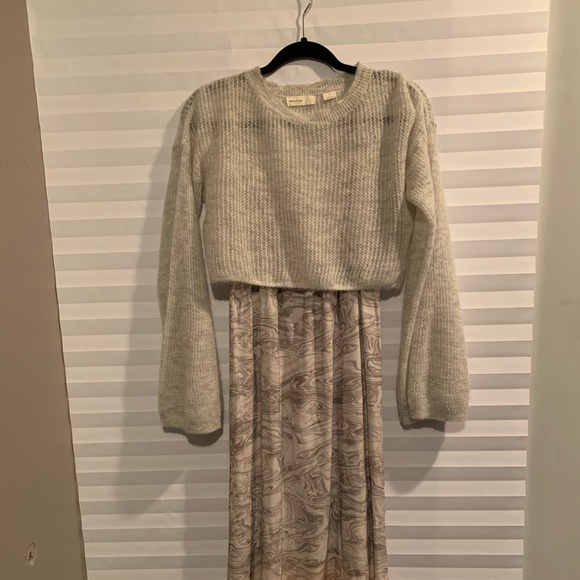 Dress - Picture 1 of 2